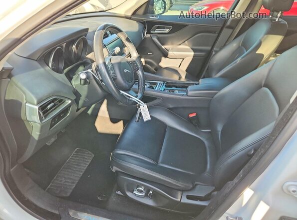 SADCJ2FX8LA630345 2020 JAGUAR F-PACE White Widok wnętrza z przodu