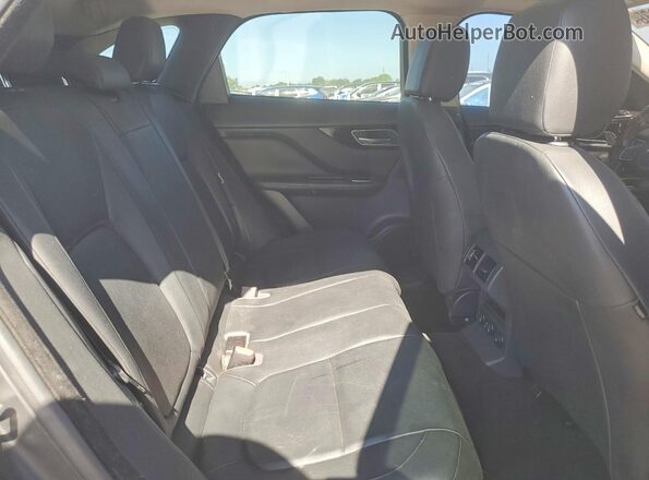 SADCJ2GX0JA235636 2018 JAGUAR F-PACE Серебряный Вид задней части салона