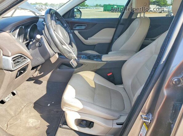 SADCK2BV1HA895844 2017 JAGUAR F-PACE Brown Widok wnętrza z przodu