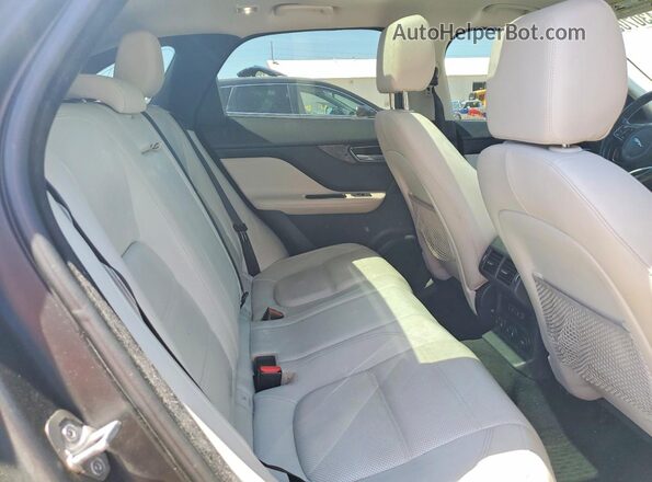 SADCK2BV2HA898977 2017 JAGUAR F-PACE White Вид задньої частини салону