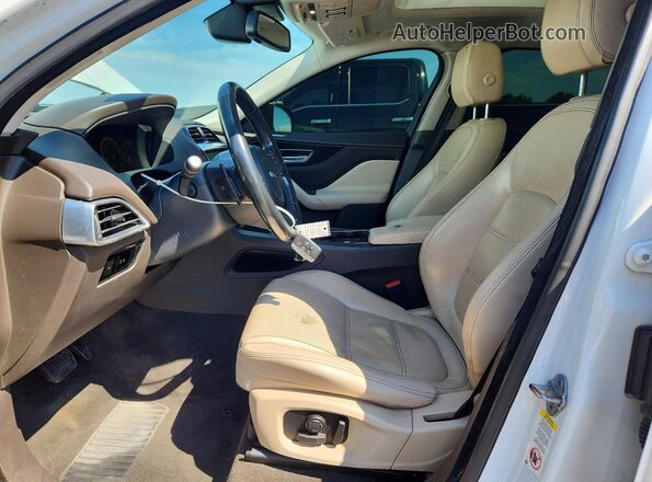 SADCK2BV4HA499214 2017 JAGUAR F-PACE Белый Вид салона спереди