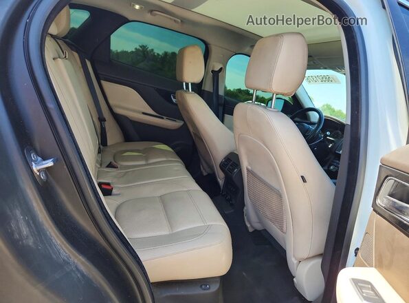 SADCK2BV4HA499214 2017 JAGUAR F-PACE Белый Вид задней части салона