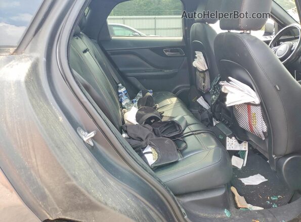 SADCK2BV8HA054264 2017 JAGUAR F-PACE Gray Vista interior trasera
