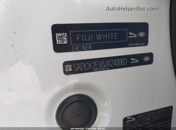 SADCK2EV6JA240063 2018 JAGUAR F-PACE White Вид підкапотного простору