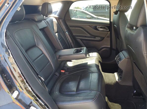 SADCL2BV2HA061479 2017 JAGUAR F-PACE Black Սալոնի հետևի տեսք