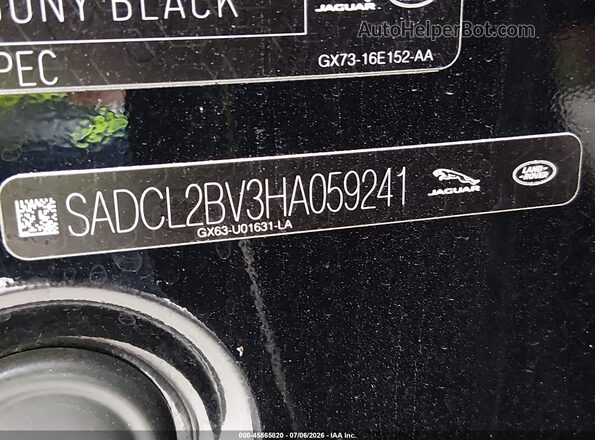 SADCL2BV3HA059241 2017 JAGUAR F-PACE Black Vista del compartimento del motor