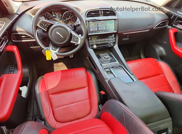 SADCL2GX8LA627308 2020 JAGUAR F-PACE Red Вид панелі приладів