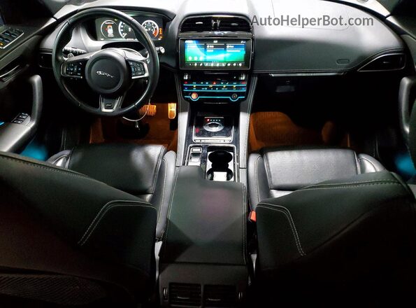 SADCM2FV1JA298087 2018 JAGUAR F-PACE Черный Вид панели приборов