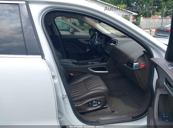 SADCN2GX2KA358540 2019 JAGUAR F-PACE White Front interior view