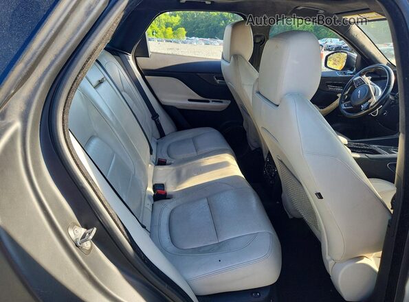SADCP2BV7HA056461 2017 JAGUAR F-PACE Серебряный Вид задней части салона