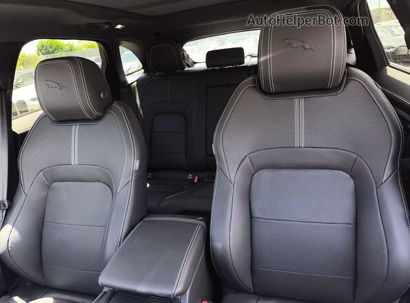 SADCT2EX4TA755998 2026 JAGUAR F-PACE Silver უკანა სავარძლების ხედი