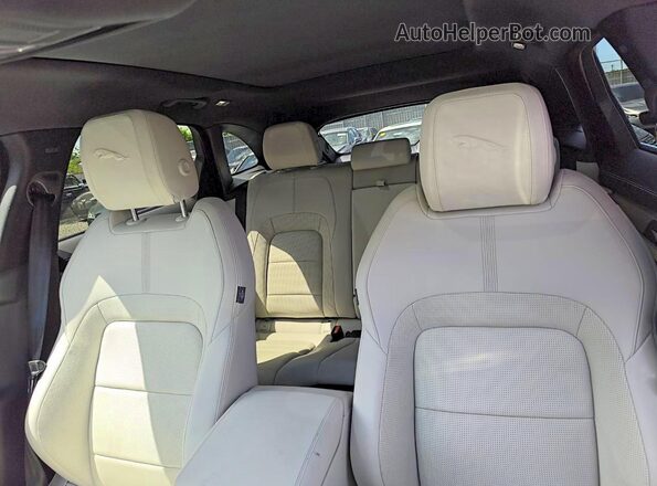 SADCT2EX6SA753717 2025 JAGUAR F-PACE White Հետևի նստատեղերի տեսք