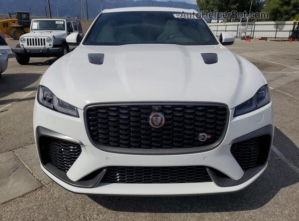 SADCZ2EE1NA696926 2022 JAGUAR F-PACE Белый Вид спереди