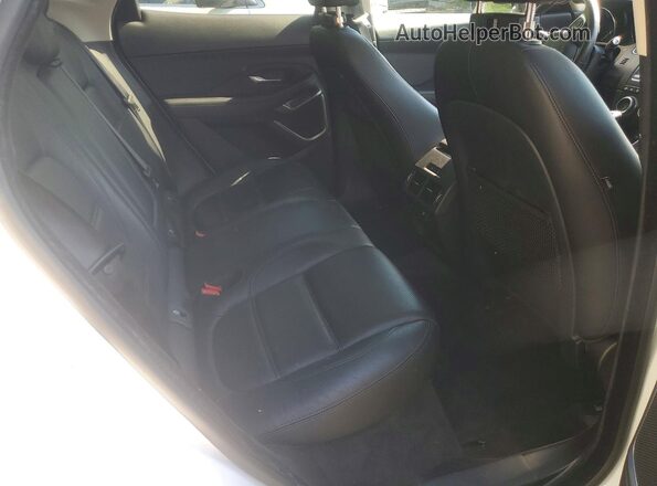 SADFJ2FX0K1Z70245 2019 JAGUAR E-PACE White უკანა სალონის ხედი