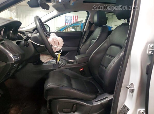 SADFJ2FX2J1Z29615 2018 JAGUAR E-PACE White Вид салону спереду