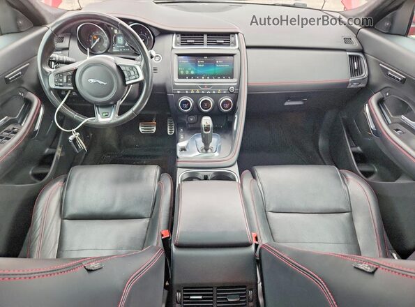 SADFL2FX7J1Z01822 2018 JAGUAR E-PACE Красный Вид панели приборов