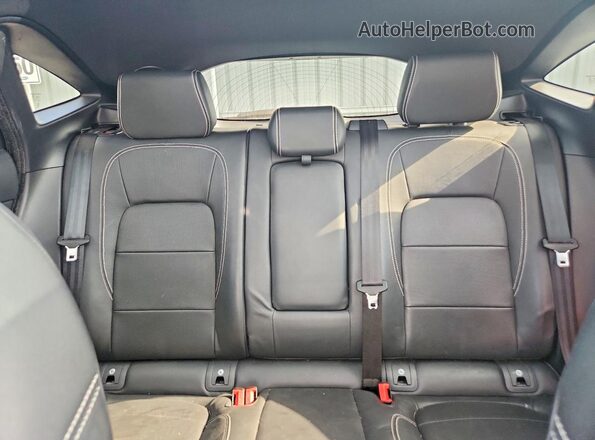 SADFT2GX2J1Z09552 2018 JAGUAR E-PACE White Widok tylnych siedzeń