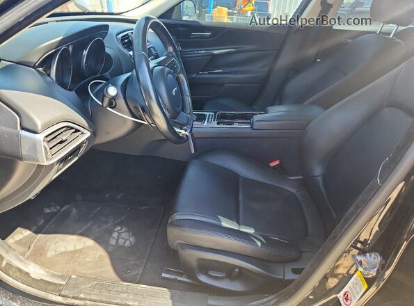 SAJAD4BG2HA952922 2017 JAGUAR XF Black Vista interior delantera