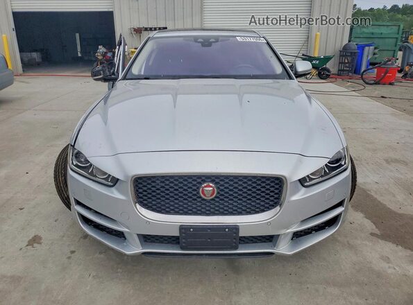 SAJAD4BG9HA969474 2017 JAGUAR XF Silver Widok z przodu