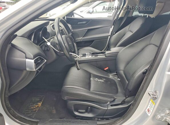 SAJAD4BG9HA969474 2017 JAGUAR XF Silver Widok wnętrza z przodu