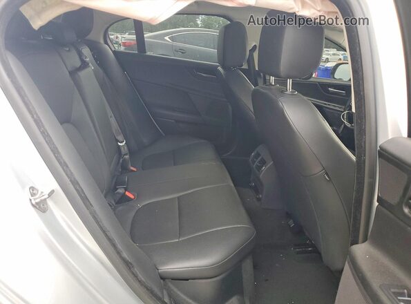 SAJAD4BG9HA969474 2017 JAGUAR XF Silver Widok tylnych siedzeń