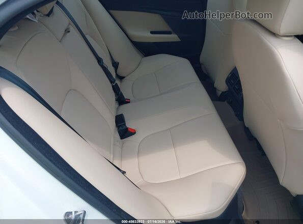 SAJAD4BN5HCP10984 2017 JAGUAR XF White VIN կոդի պիտակի տեսք
