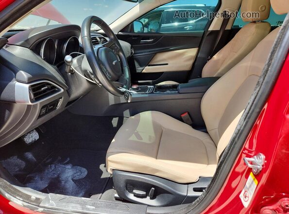 SAJAD4BN6HA971679 2017 JAGUAR XF Red Vista interior delantera