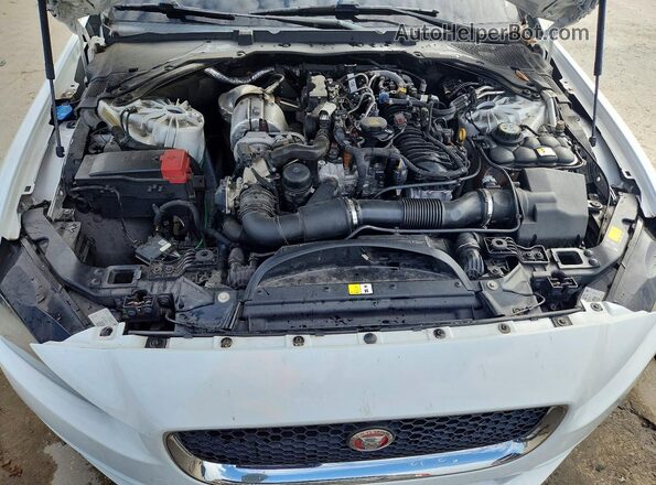 SAJAD4BN7HA971335 2017 JAGUAR XF White Vista interior trasera