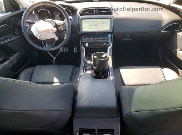 SAJAD4FX7KCP44587 2019 JAGUAR XF Черный Вид панели приборов