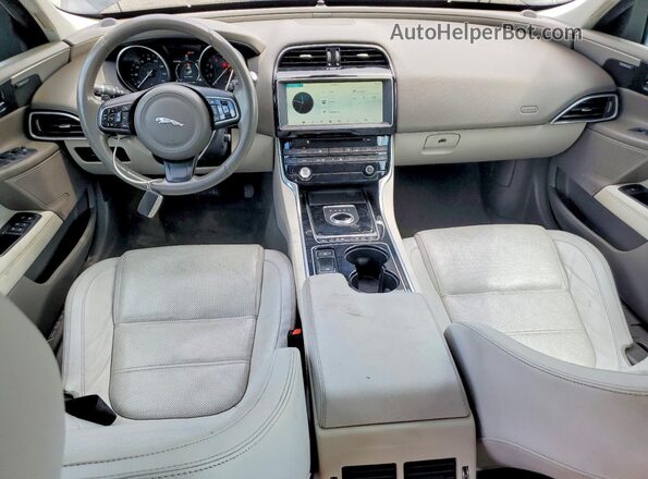 SAJAE4BG2HA947183 2017 JAGUAR XF Charcoal Widok deski rozdzielczej