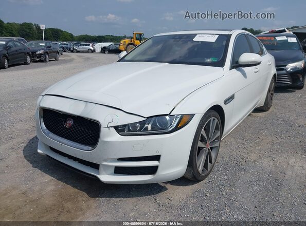 SAJAE4BG2HA967076 2017 JAGUAR XF White Widok z przodu