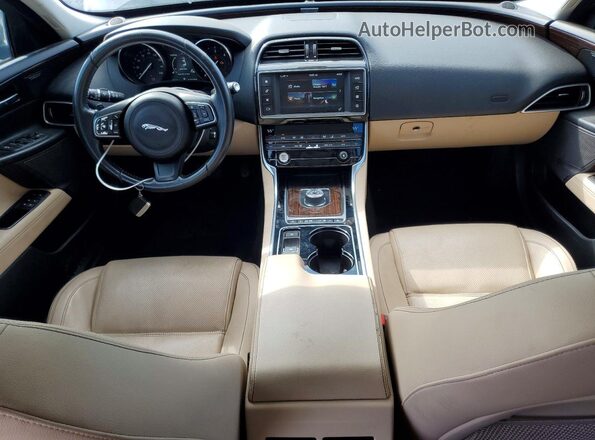 SAJAE4BN7HA951311 2017 JAGUAR XF Gray Առջևի վահանակի տեսք