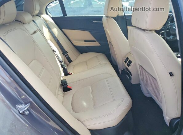 SAJAE4BN7HA951311 2017 JAGUAR XF Gray Հետևի նստատեղերի տեսք