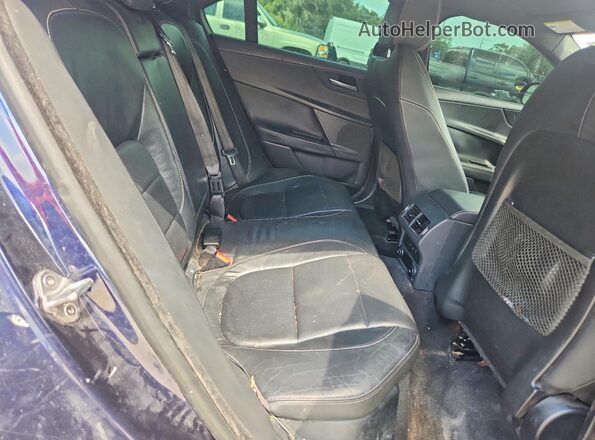 SAJAF4FX8JCP25345 2018 JAGUAR XF Blue Widok tylnych siedzeń