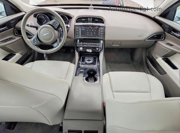 SAJAJ4BV3HA968652 2017 JAGUAR XF Белый Вид панели приборов