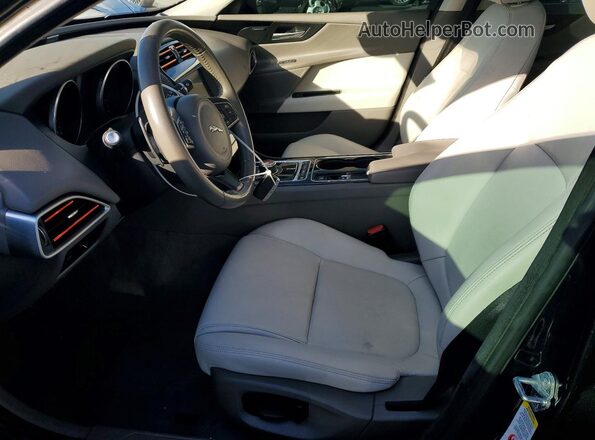 SAJAJ4BV8HCP14987 2017 JAGUAR XF Черный Вид салона спереди