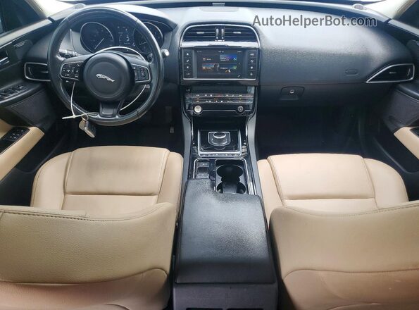 SAJAJ4FX4JCP25812 2018 JAGUAR XF White Vista del salpicadero
