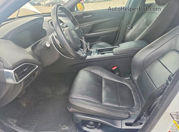 SAJAL4FN2JCP36736 2018 JAGUAR XF White Widok wnętrza z przodu