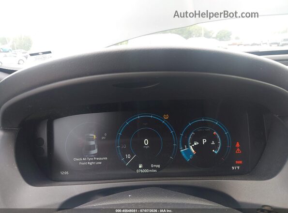 SAJAM4FV6JCP17622 2018 JAGUAR XF Black Widok tylnych siedzeń