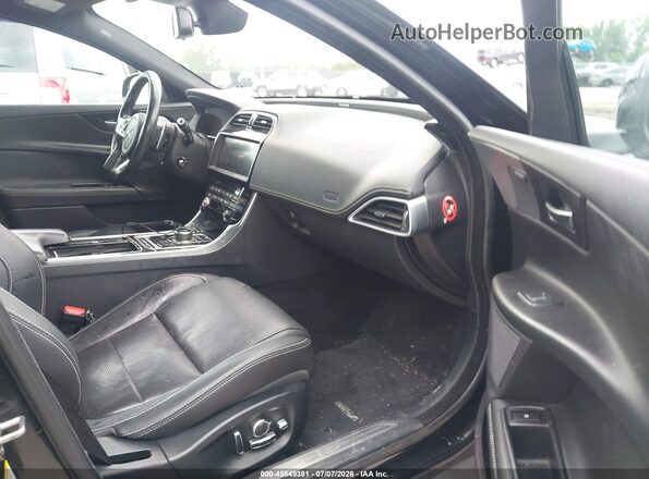 SAJAM4FV6JCP17622 2018 JAGUAR XF Black Widok wnętrza z przodu