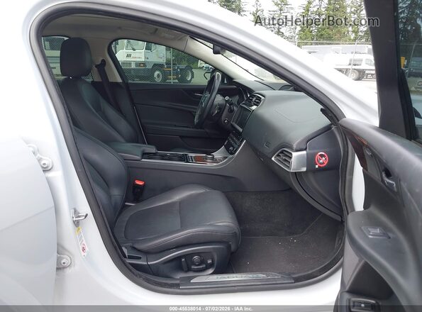 SAJAN4BVXHA946619 2017 JAGUAR XF White Սալոնի դիմացի տեսք