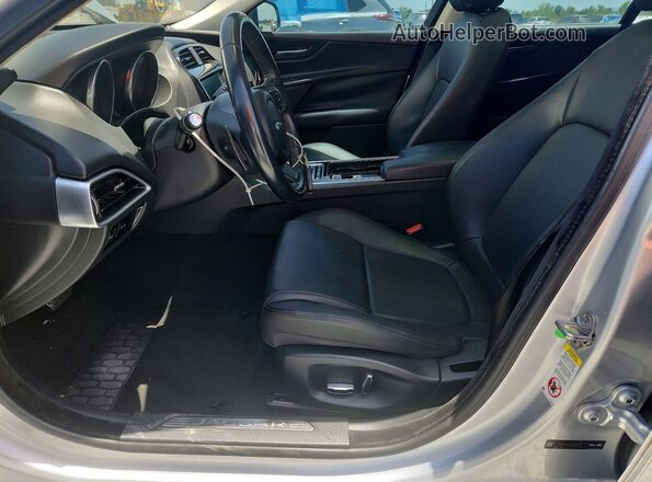 SAJAR4FX8KCP48374 2019 JAGUAR XF Серебряный Вид салона спереди