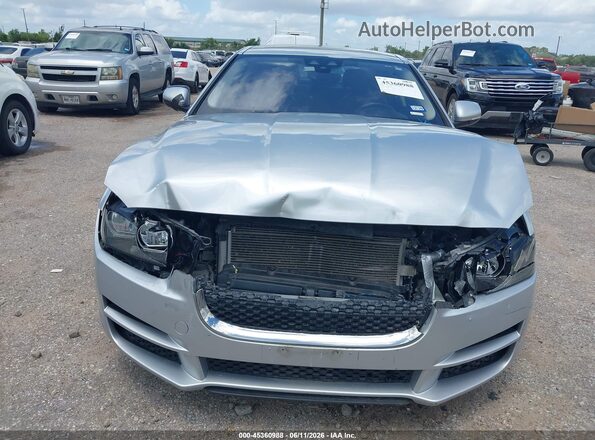 SAJAR4FX8KCP49654 2019 JAGUAR XF Серебряный Вид спереди