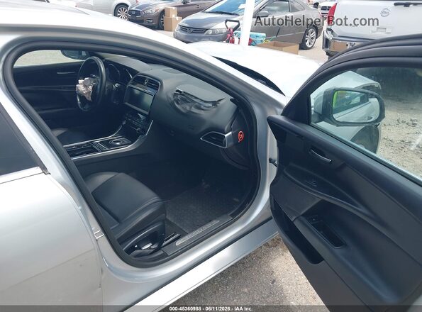 SAJAR4FX8KCP49654 2019 JAGUAR XF Серебряный Вид салона спереди
