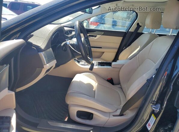 SAJBD4BN1HCY33430 2017 JAGUAR XF Black Vista interior delantera