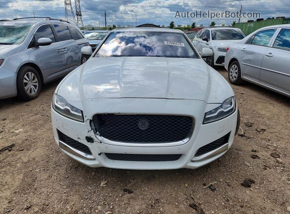 SAJBD4BV4GCY07564 2016 JAGUAR XF Белый Вид спереди