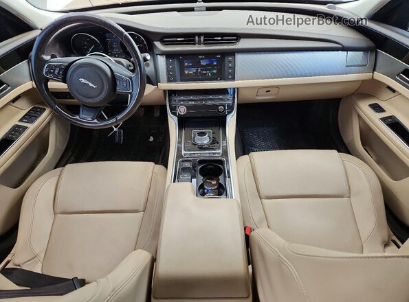 SAJBD4BV4GCY07564 2016 JAGUAR XF Белый Вид панели приборов