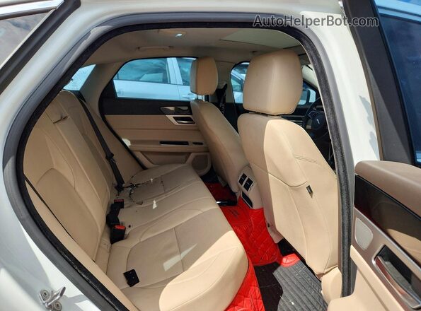 SAJBD4BV4GCY07564 2016 JAGUAR XF Белый Вид задних сидений