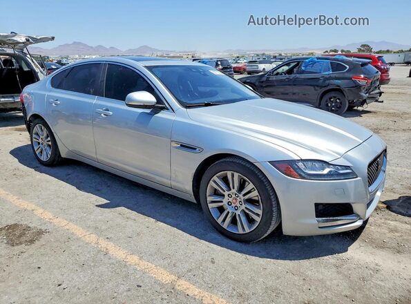 SAJBD4BV7HCY27230 2017 JAGUAR XF Silver Front right