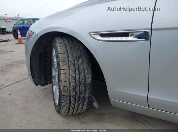 SAJBD4BV9HCY44644 2017 JAGUAR XF Серебряный Вид спереди